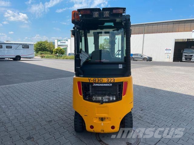 Jungheinrich DFG 316s / Triplex: 4.4m / 2.008h / Klima / SS شاحنات الديزل