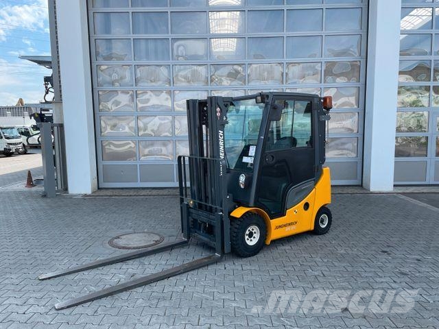 Jungheinrich DFG 316s / Triplex: 4.4m / 2.008h / Klima / SS شاحنات الديزل