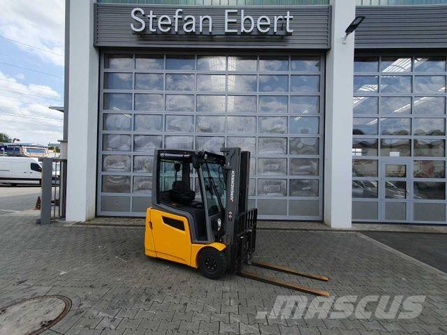 Jungheinrich EFG 215 / Triplex: 4.25m! / SS / nur 1.368h! Electric forklifts