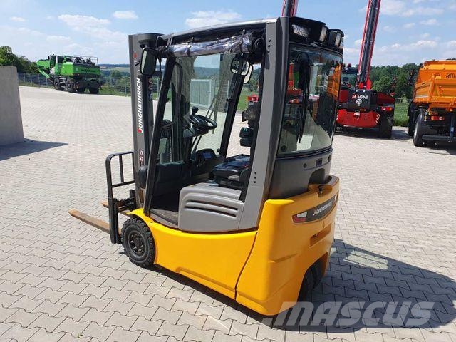 Jungheinrich EFG 215 / Triplex: 4.25m! / SS / nur 1.368h! Electric forklifts