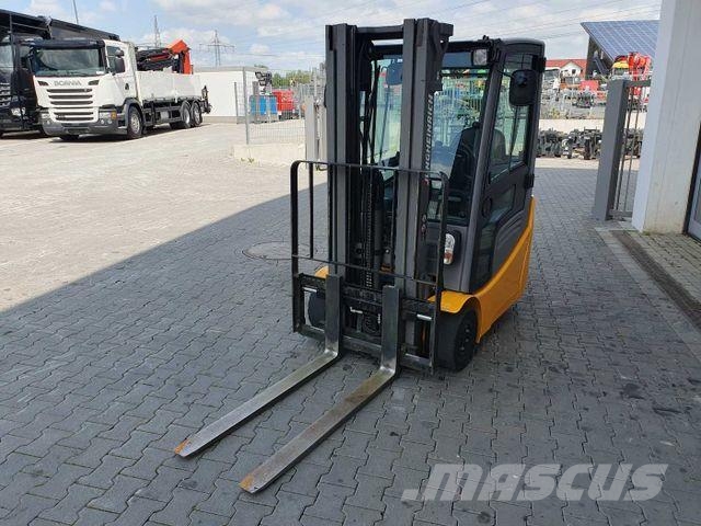Jungheinrich EFG 215 / Triplex: 4.25m! / SS / 4.166h / 2024 Electric forklifts
