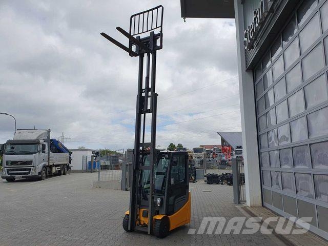 Jungheinrich EFG 215 / Triplex: 4.25m! / SS / 4.297h! Electric forklifts