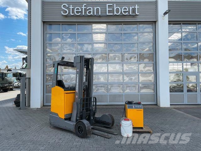 Jungheinrich ETV C16 / Triplex 5.72m / SS / nur 2.953h / 2016 Ретрак/ Високоповдигач с изместване на вилката напред