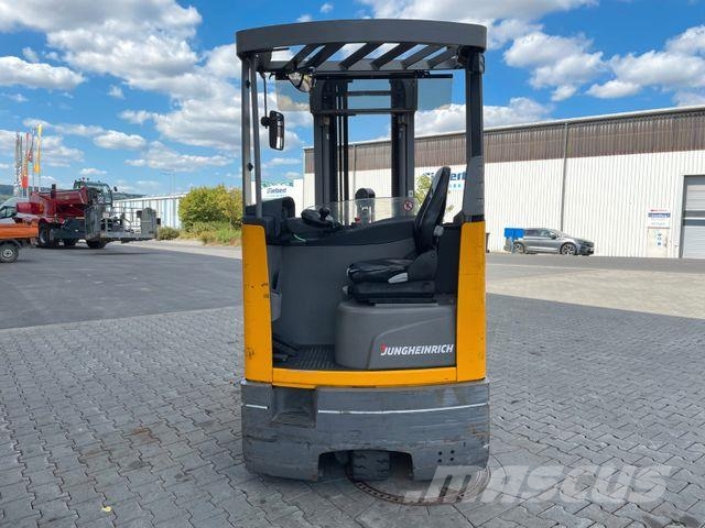 Jungheinrich ETV C16 / Triplex 5.72m / SS / nur 2.953h / 2016 Ретрак/ Високоповдигач с изместване на вилката напред
