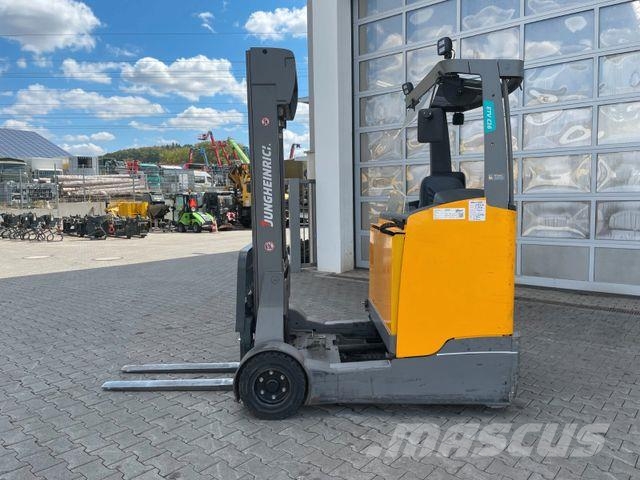Jungheinrich ETV C16 / Triplex 5.72m / SS / nur 2.953h / 2016 Ретрак/ Високоповдигач с изместване на вилката напред