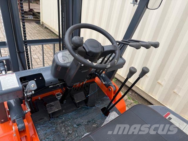 JX Power CPC25 / 2.5 Diesel /Sideshift 柴油叉车
