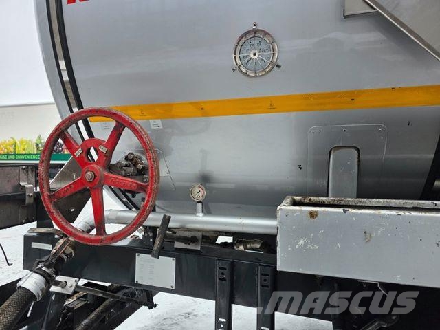 Kässbohrer STB / Lift / Alu/ ADR AT FL / 32.0 / BITUMEN Semi-trailer med Tank
