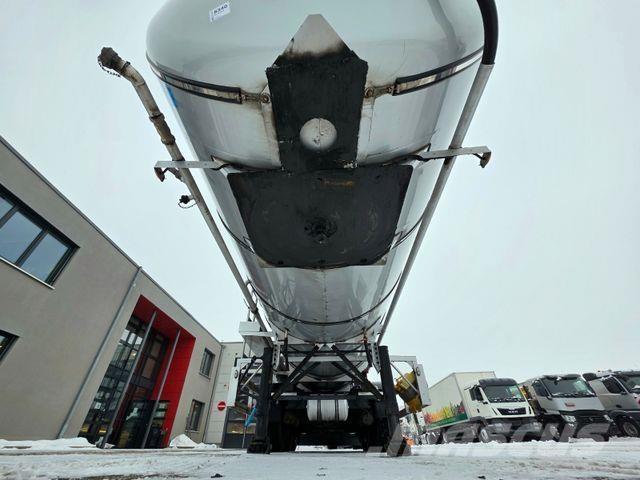 Kässbohrer STB / Lift / Alu/ ADR AT FL / 32.0 / BITUMEN Semi-trailer med Tank