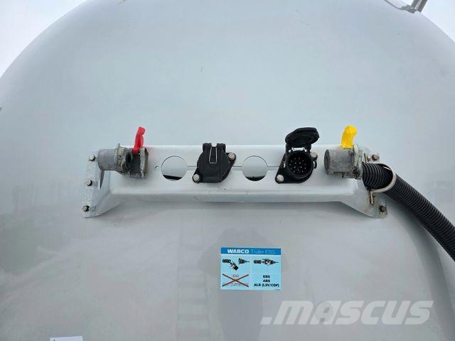 Kässbohrer STB / Lift / Alu/ ADR AT FL / 32.0 / BITUMEN Semi-trailer med Tank