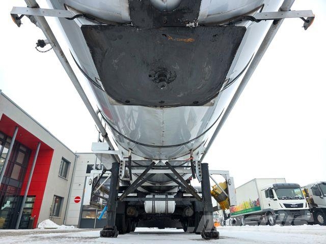 Kässbohrer STB / Liftachse / Alu-Felgen / ADR AT FL / 32.0 Tankauflieger