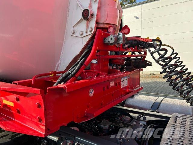 Kässbohrer XS Kippsilo / 40 m³ / eigene Hydraulik Pumpe Tankauflieger