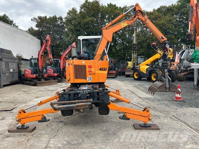 Kiefer Boki 4551 / 4x4x4 / Friedhofsbagger Wielgraafmachines