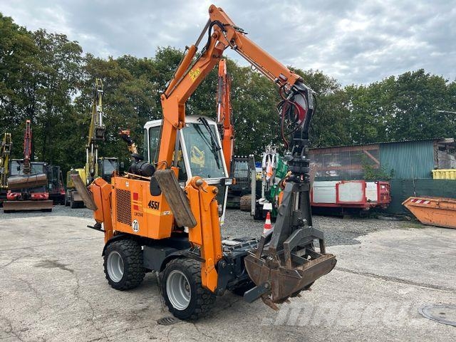 Kiefer Boki 4551 / 4x4x4 / Friedhofsbagger Wielgraafmachines