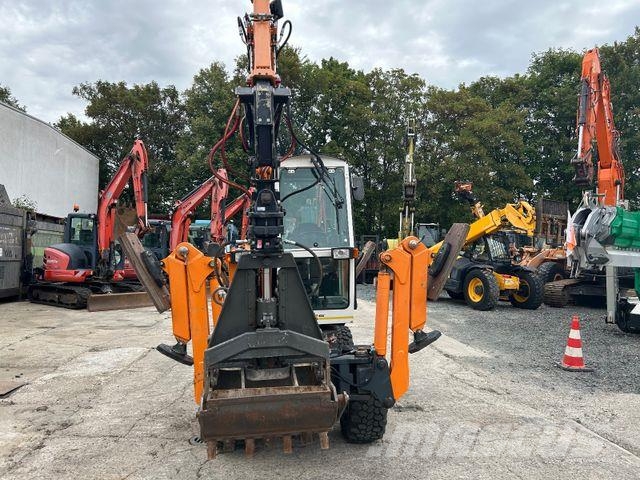 Kiefer Boki 4551 / 4x4x4 / Friedhofsbagger Wielgraafmachines