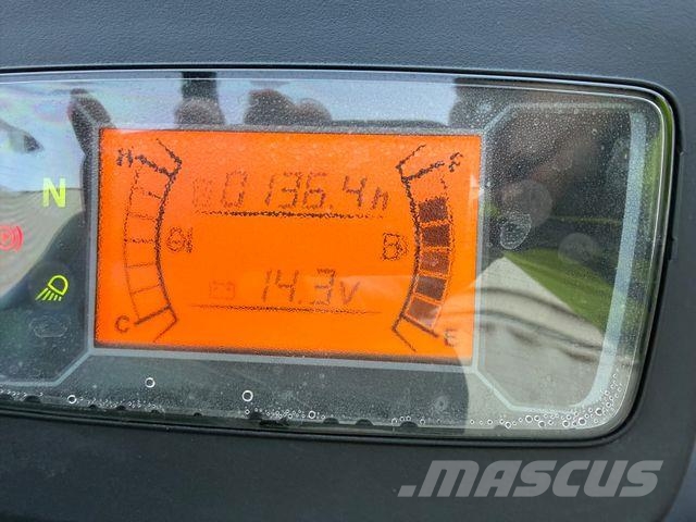 Kioti ZXD72 / Diesel / 136 Stunden / ZeroTurn ركوب الحشائش