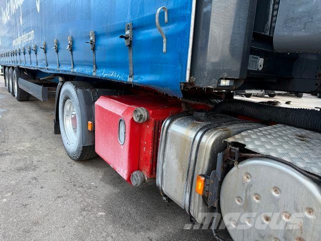 Kögel 3 Achs 6720Kg TÜV Boden Neu Reifen Neu Curtainsider semi-trailers