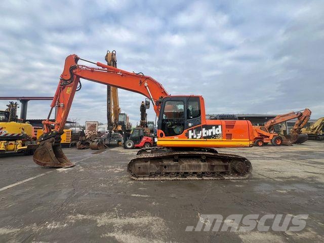 Komatsu HB 215 LC-1 حفارات زحافة