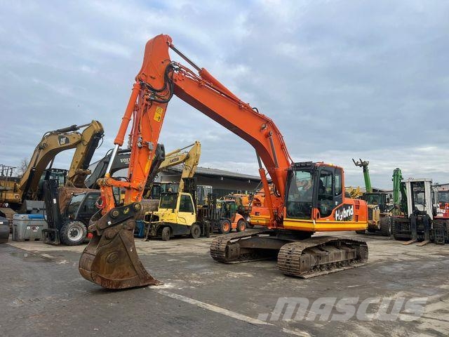 Komatsu HB 215 LC-1 حفارات زحافة