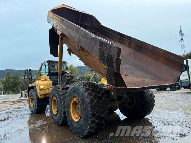 Komatsu HM 400-2 Dumper Mulde Dumper - Knickgelenk