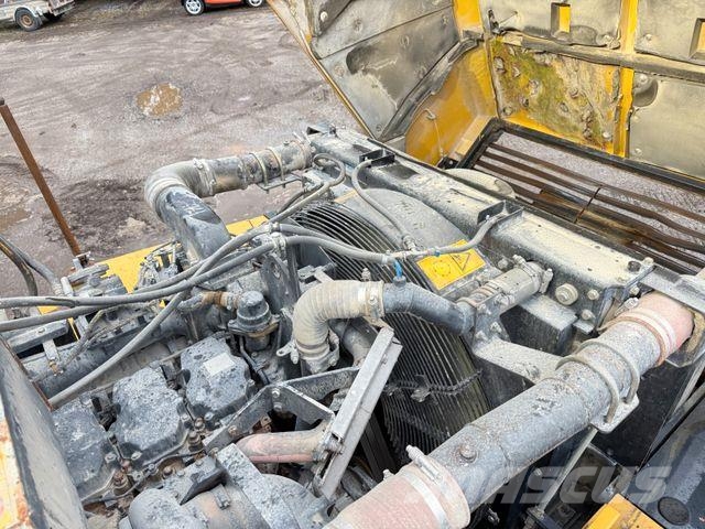 Komatsu HM 400-2 Dumper Mulde Dumper - Knickgelenk