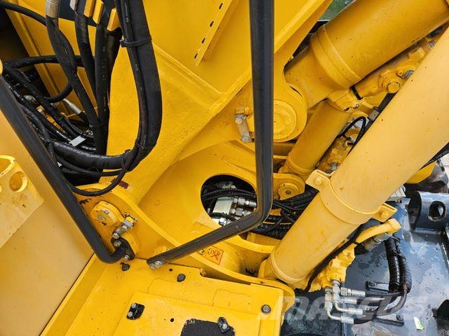 Komatsu PW 148 - 8 *2017*CE*6.941 h*Schild*Pratze*Löffel حفارات بعجل