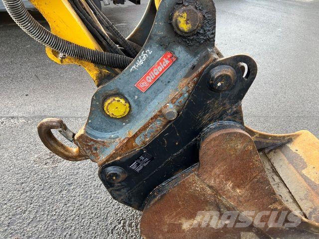 Komatsu PW180-10 Mobilbagger OilQuick Löffel Gumikerekes kotrók
