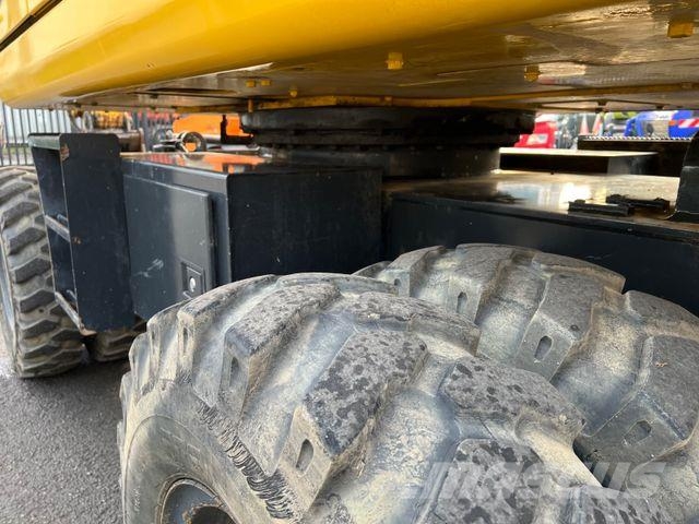 Komatsu PW180-10 Mobilbagger OilQuick Löffel Gumikerekes kotrók