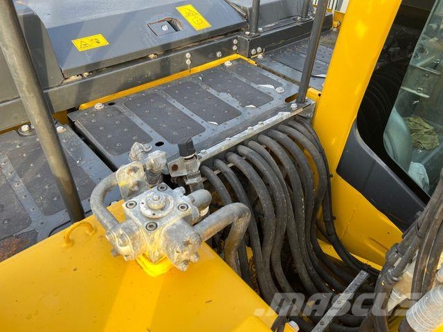 Komatsu PW180-10 Mobilbagger OilQuick Löffel Gumikerekes kotrók