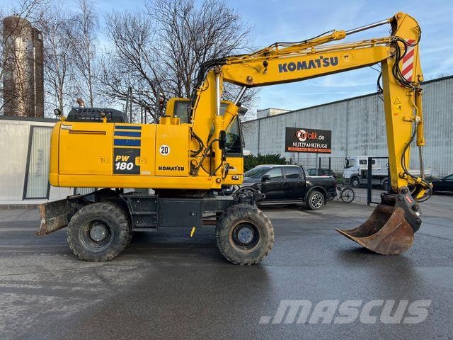 Komatsu PW180-10 Mobilbagger OilQuick Löffel Gumikerekes kotrók