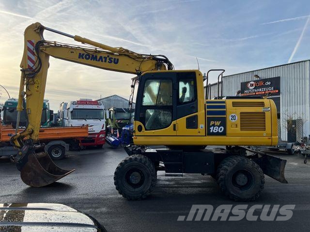 Komatsu PW180-10 Mobilbagger OilQuick Löffel Gumikerekes kotrók