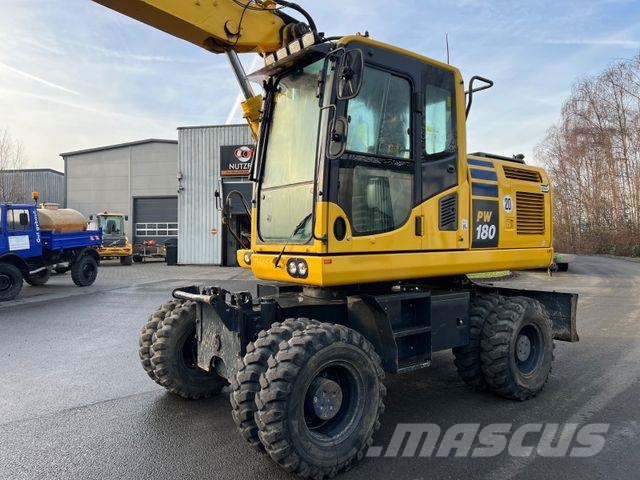 Komatsu PW180-10 Mobilbagger OilQuick Löffel Gumikerekes kotrók