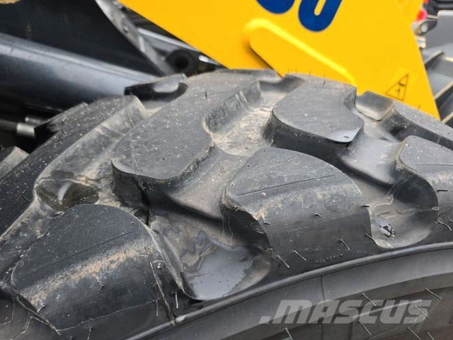 Komatsu WA 200 * WENIG BELASTET * TOP * NEUE REIFEN Wheel loaders