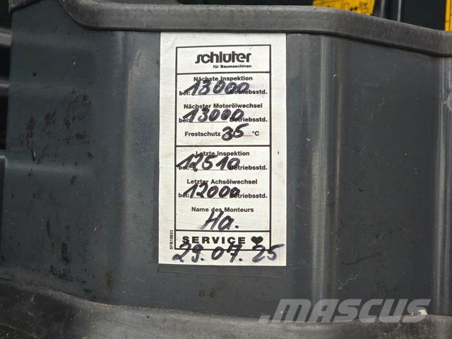 Komatsu WA 200 * WENIG BELASTET * TOP * NEUE REIFEN Wheel loaders