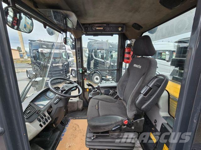 Komatsu WA 200 * WENIG BELASTET * TOP * NEUE REIFEN Wheel loaders