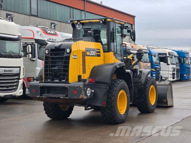 Komatsu WA 200 * WENIG BELASTET * TOP * NEUE REIFEN Wheel loaders