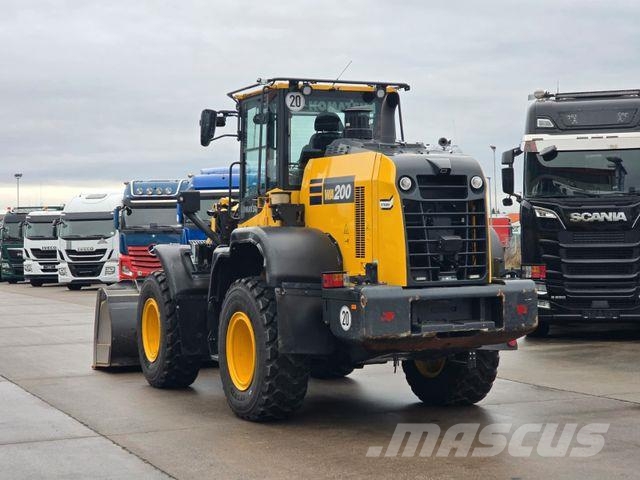 Komatsu WA 200 * WENIG BELASTET * TOP * NEUE REIFEN Wheel loaders