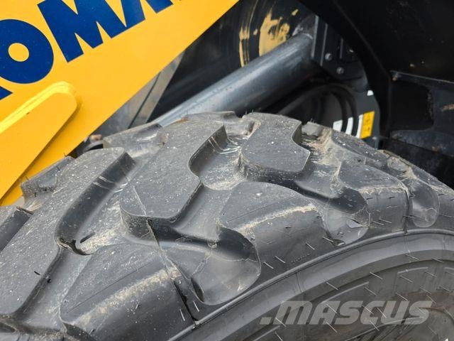 Komatsu WA 200 * WENIG BELASTET * TOP * NEUE REIFEN Wheel loaders