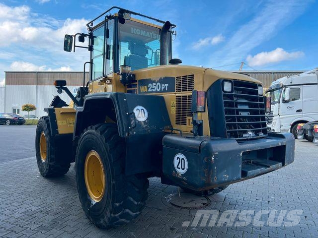 Komatsu WA 250 PT - 5H / 12.390h / Kolesové nakladače