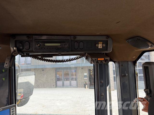 Komatsu WA 320 -8 Radlader Highlift Vollgummi Wartung Kolové nakladače