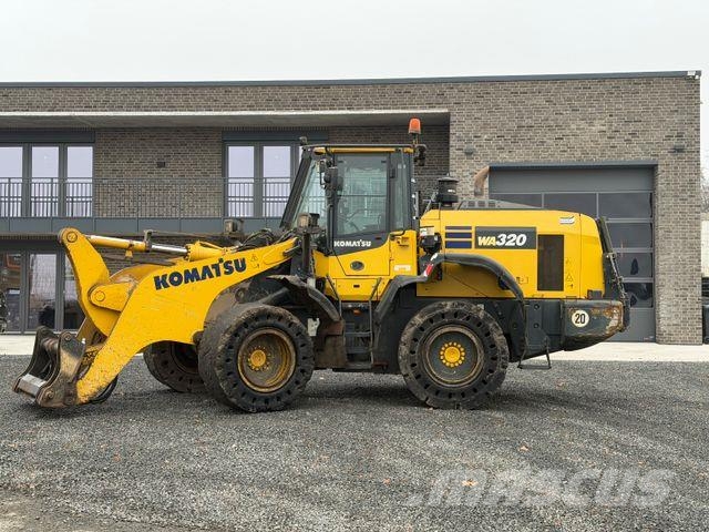 Komatsu WA 320 -8 Radlader Highlift Vollgummi Wartung Kolové nakladače