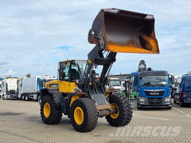 Komatsu WA250PZ-6 / Hochkippschaufel !!! TOP Radlader