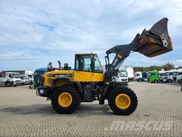 Komatsu WA250PZ-6 / Hochkippschaufel !!! TOP Radlader