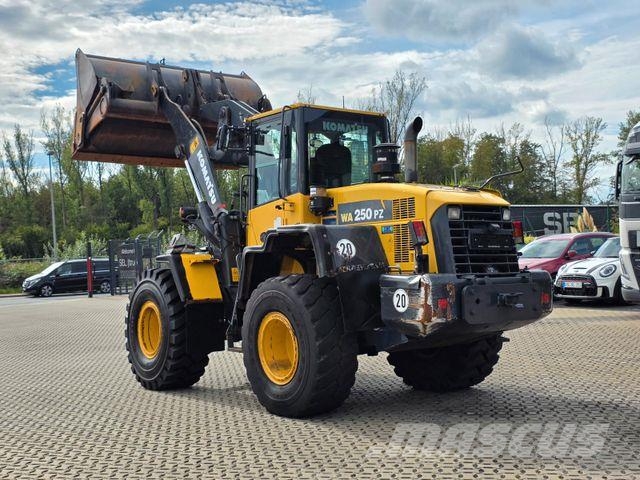Komatsu WA250PZ-6 / Hochkippschaufel !!! TOP Radlader