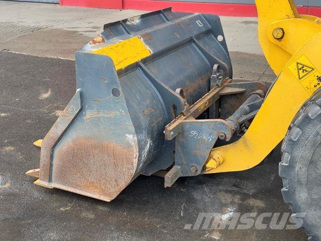 Komatsu WA70-6 Radlader inkl. Gabel Schaufel 2013 45kW Pale gommate