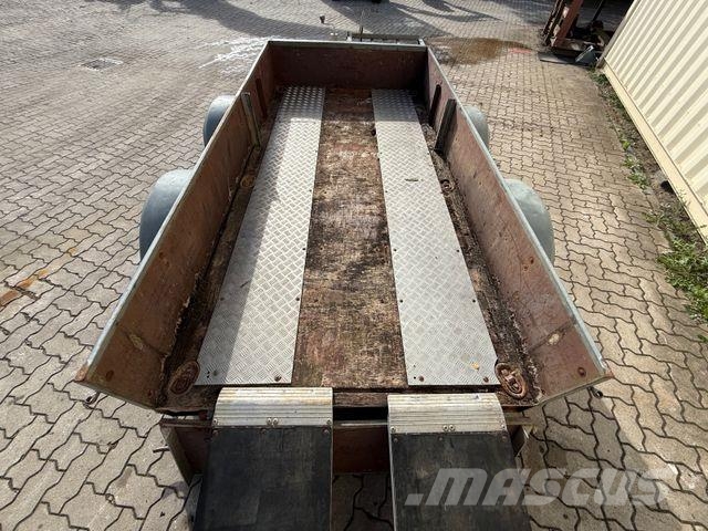  Köper Anhänger mit Verladerampen / TÜV 01/28 Лёгкие прицепы