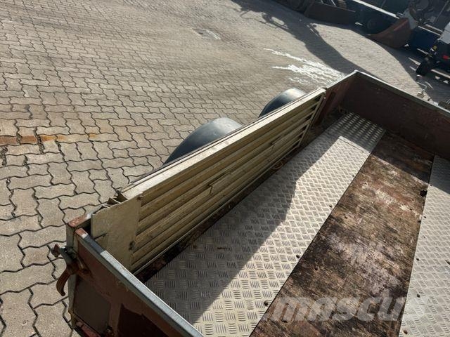  Köper Anhänger mit Verladerampen / TÜV 01/28 Лёгкие прицепы