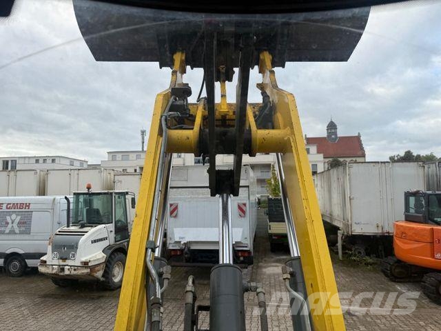 Kramer 8155 org . 2570 Std aus 1 Hd Bj 2020 Scheckheftg Rataslaadurid