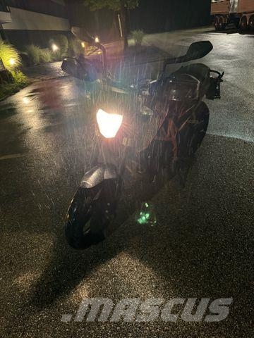 KTM 690 DUKE Otros camiones