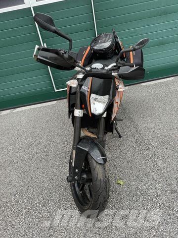 KTM 690 DUKE Otros camiones