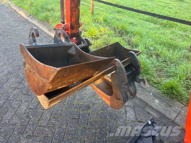 Kubota KX019-4 حفارات صغيرة أقل من 7 طن (حفارات صغيرة)
